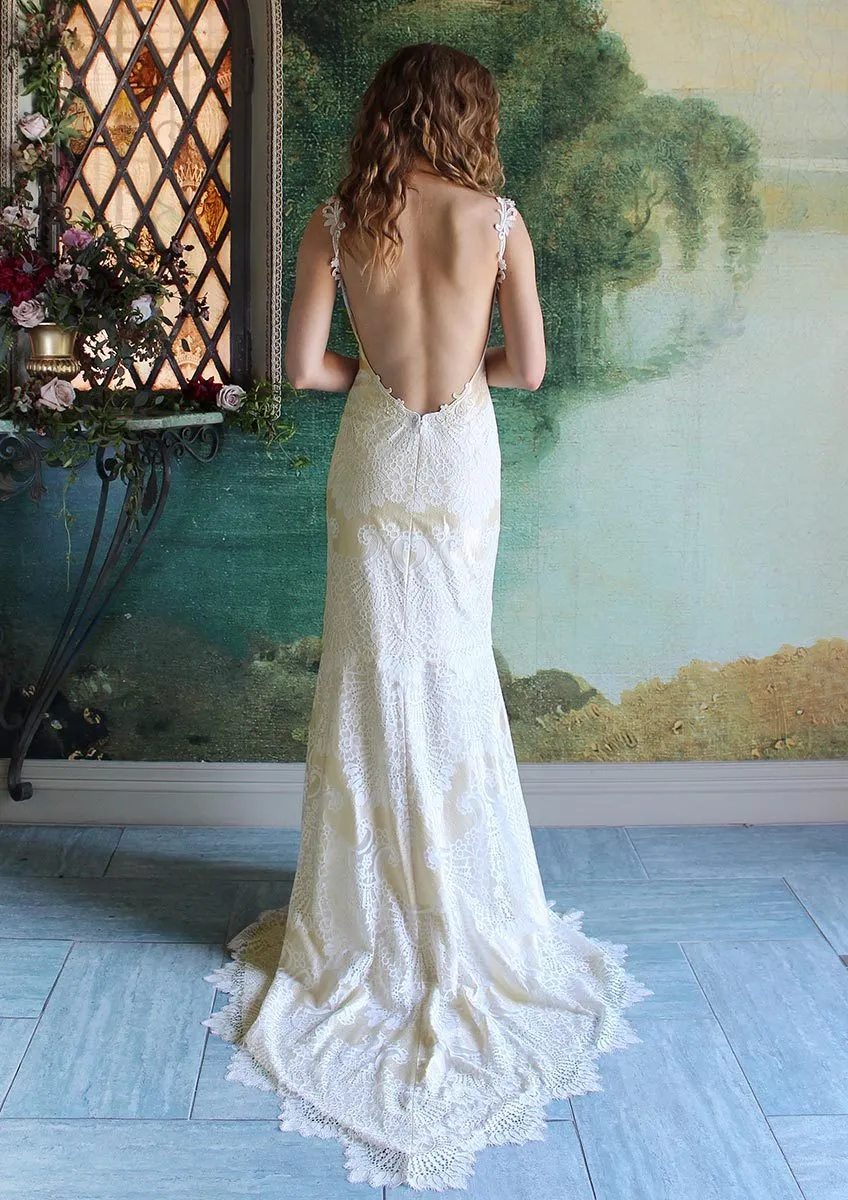 Dakota Sample Gown