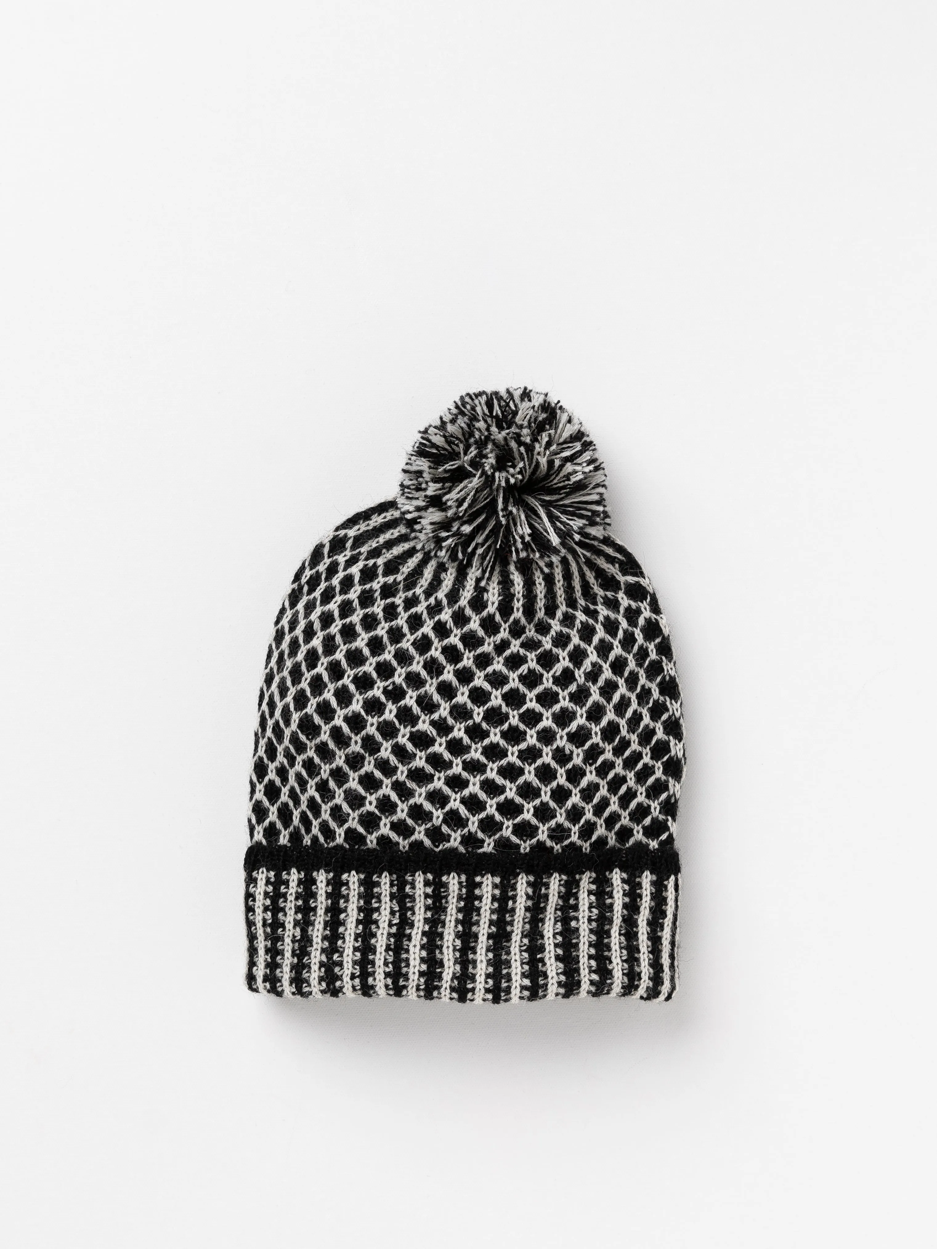 Nogal Beanie with Pom Pom