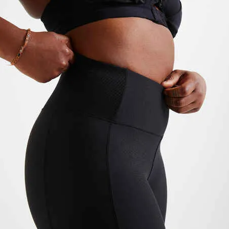 Short fitness leggings with phone pocket