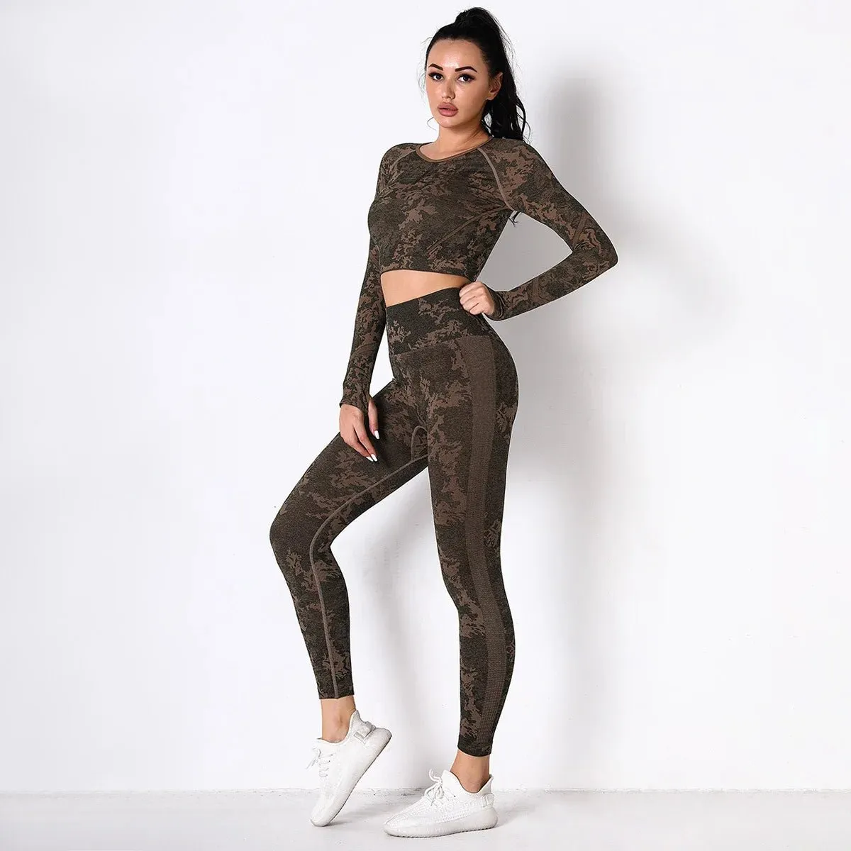 Stylish Women's Jacquard Leggings Set with Long Sleeve Camo Top for Yoga and Fitness